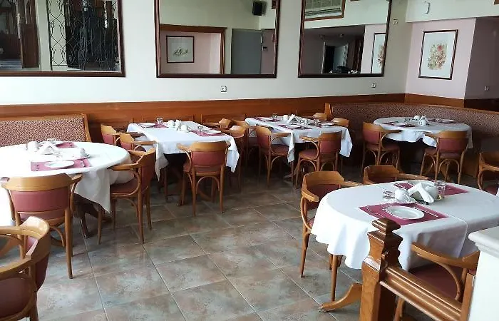 Otel Syrou Melathron