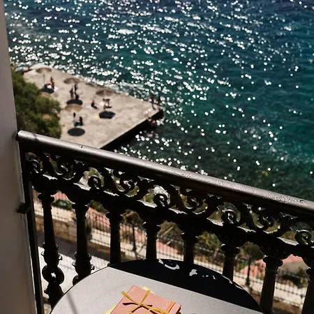 Syrou Melathron Hotell 4*