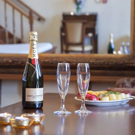 Hotell Syrou Melathron