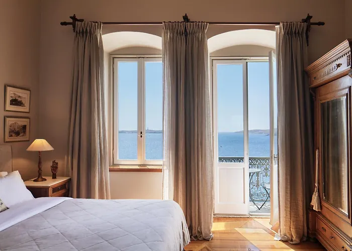 Hotel Syrou Melathron