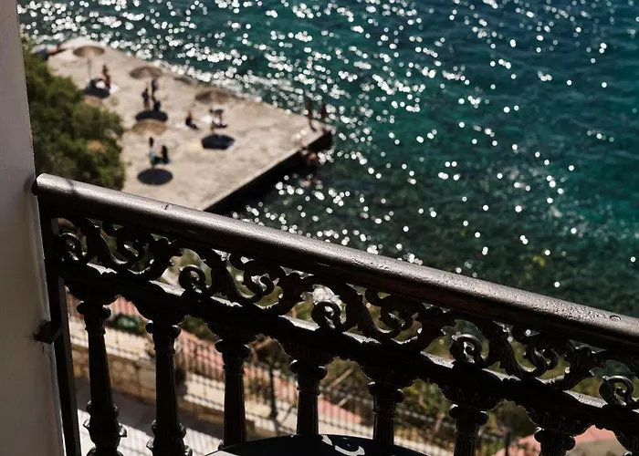 Syrou Melathron Hotel 4*