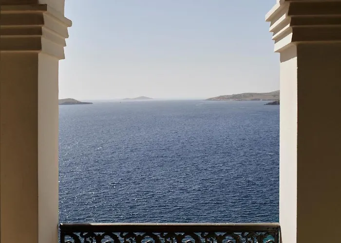 Syrou Melathron Ermoupoli