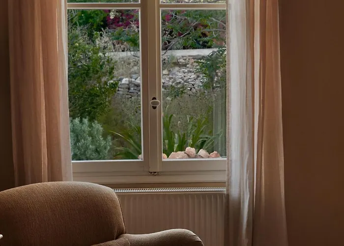 Otel Syrou Melathron