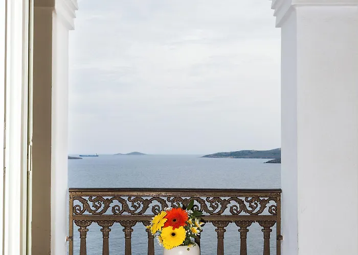 Syrou Melathron Ermoupoli